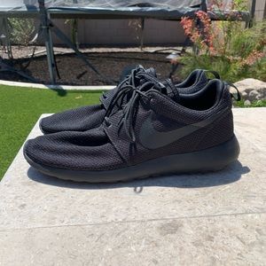 Nike Roshe One (Black)